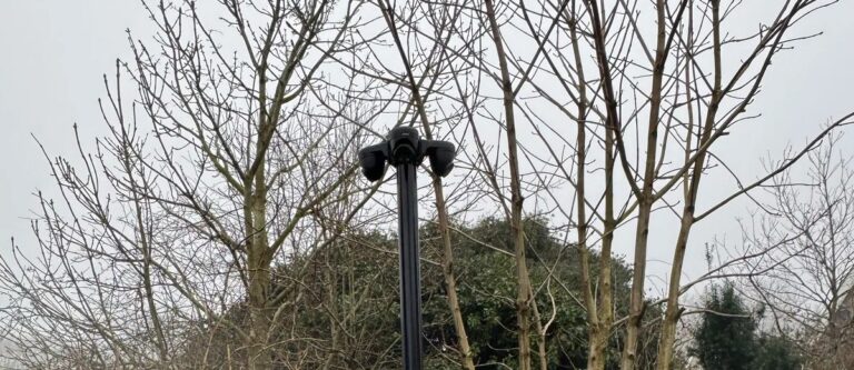 Een stal is geen gevel: twaalf camera's en drie masten op een erf in Amstelveen